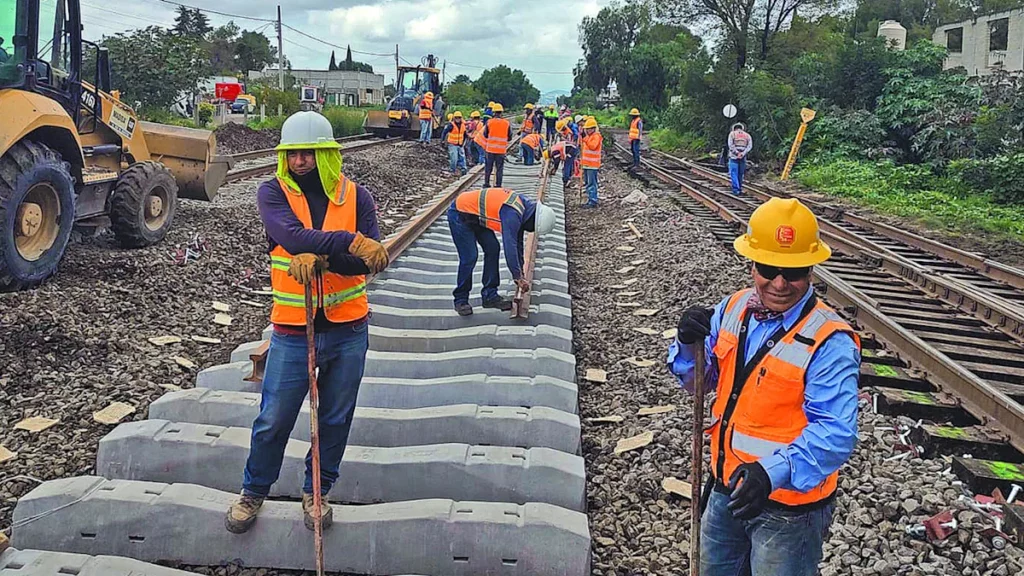 Gobierno reporta avance en proyectos ferroviarios con nuevas obras y empleos
