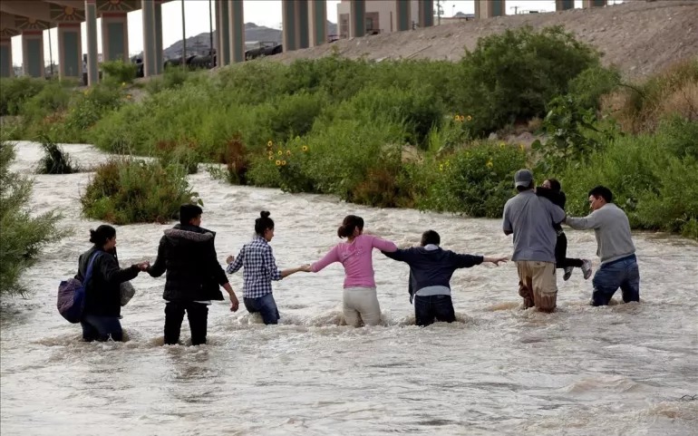 EU desmantela red internacional y sentencia a mexicana por tráfico de migrantes