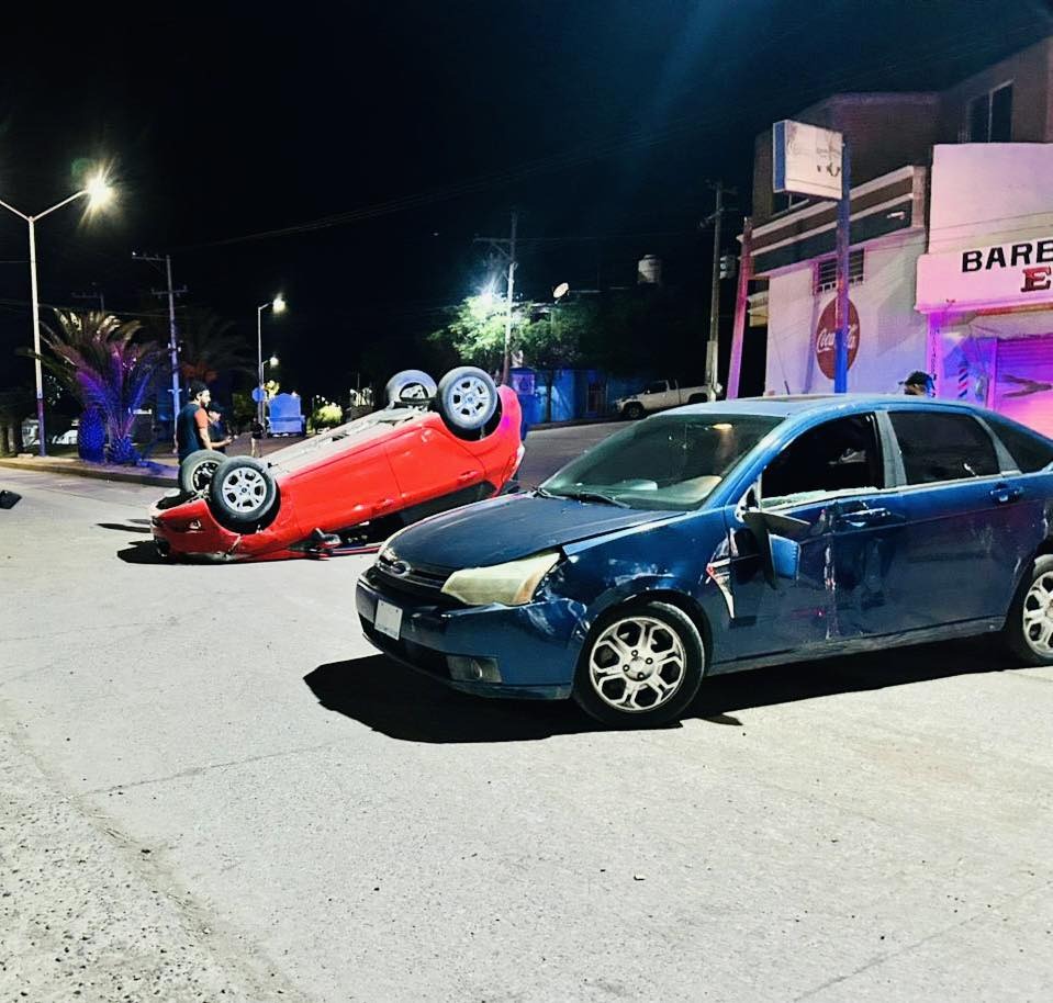 ¡Borrachazo y de madrugada! Aparatosa volcadura en bulevar Tagarete