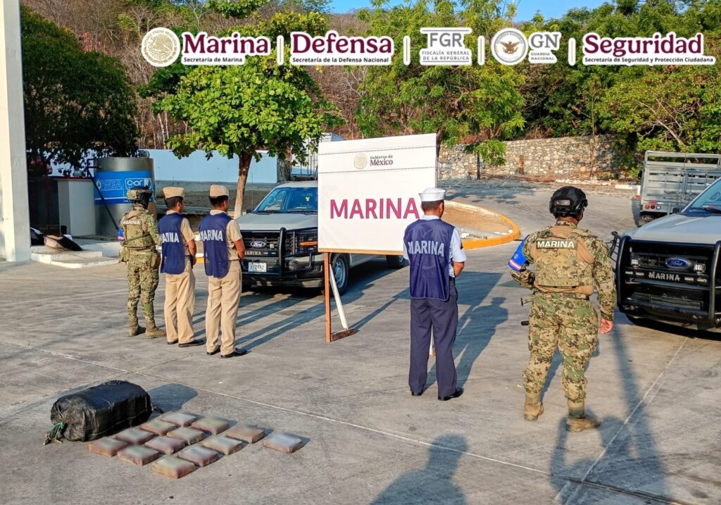 Marina asegura paquetes de presunta cocaína flotando frente a Oaxaca