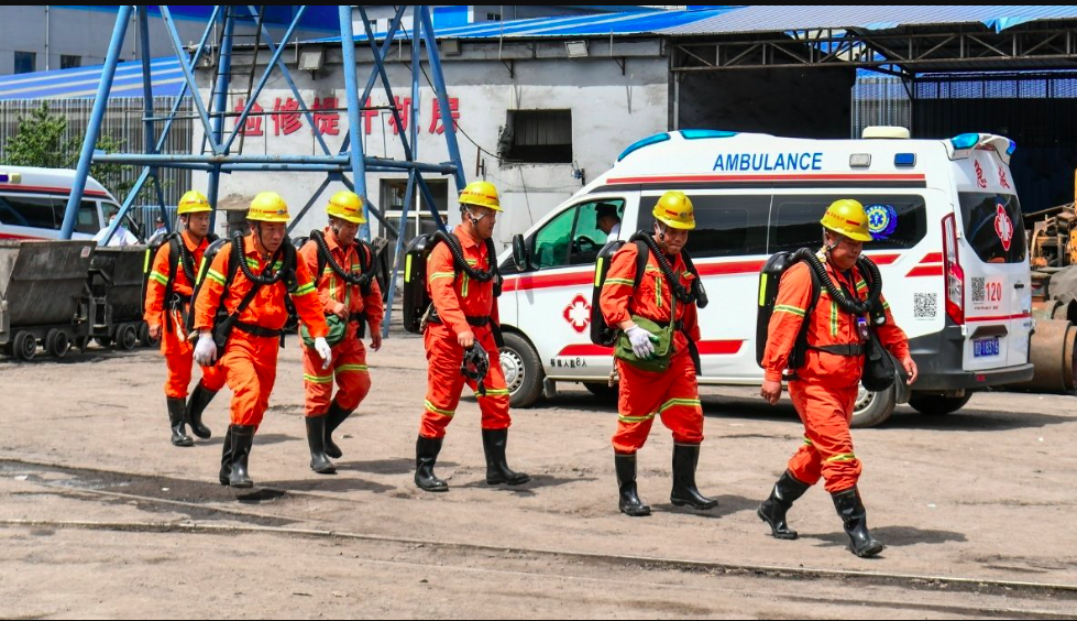 Explosión en mina de carbón en China deja al menos 90 muertos