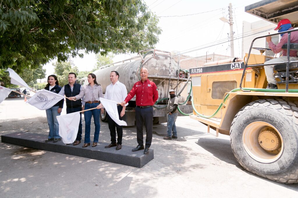Esteban y Betzabé arrancan plan de 200 calles para transformar La Laguna