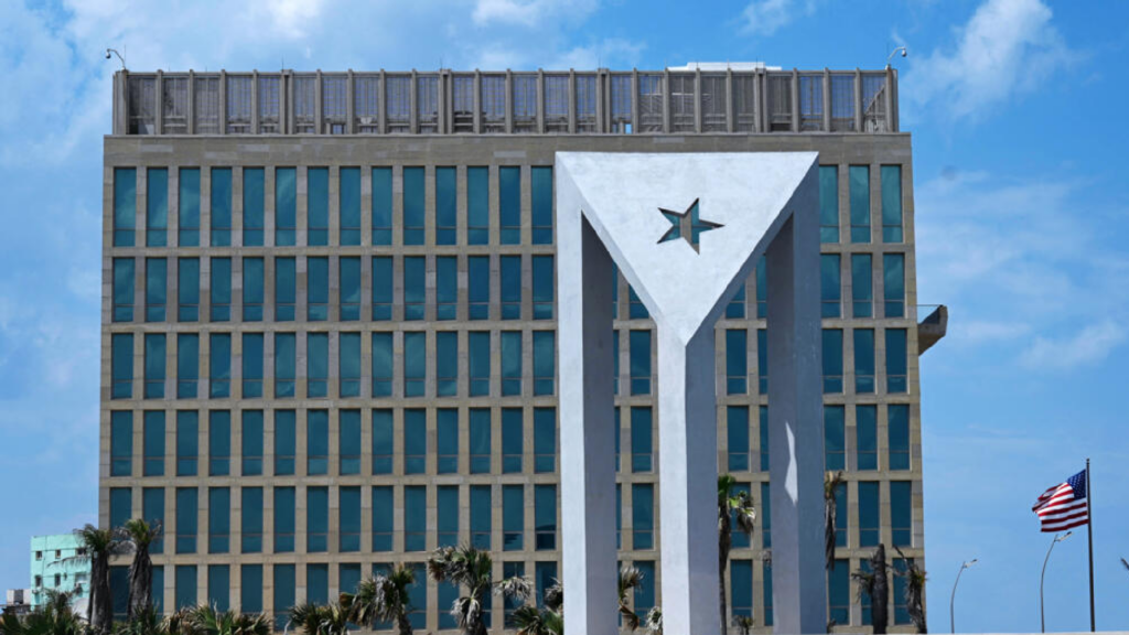 La Habana recibe al director de la CIA en visita inédita