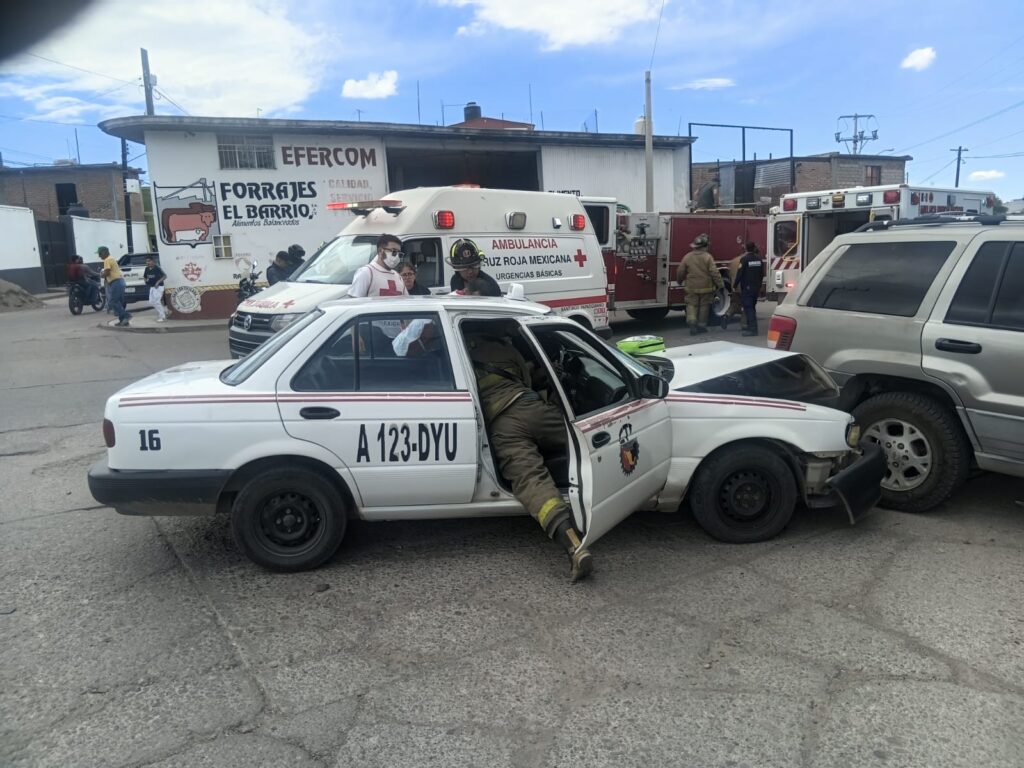 ¡Taxi contra Cherokke! Deja un lesionado en la colonia España de Santiago