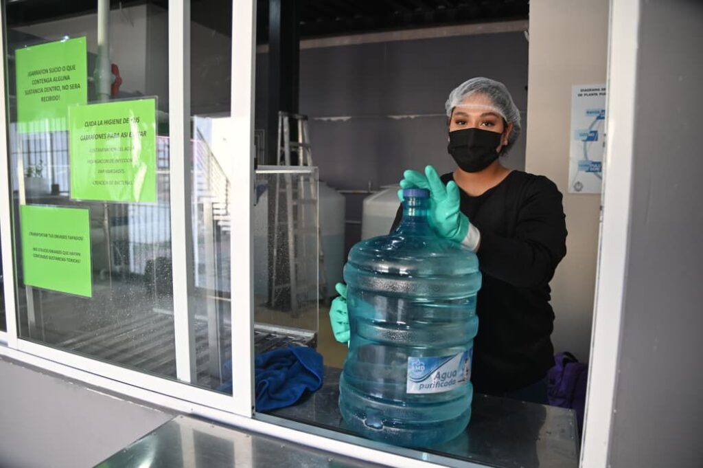Calor en Durango incrementa consumo de agua purificada, hielo y servicios de aire acondicionado