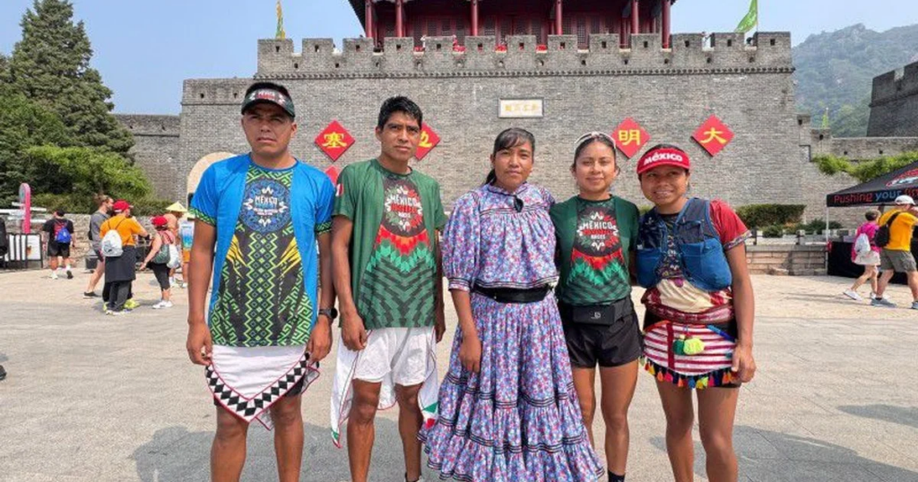 Orgullo mexicano: atletas rarámuri y mixtecos triunfan en la Gran Muralla