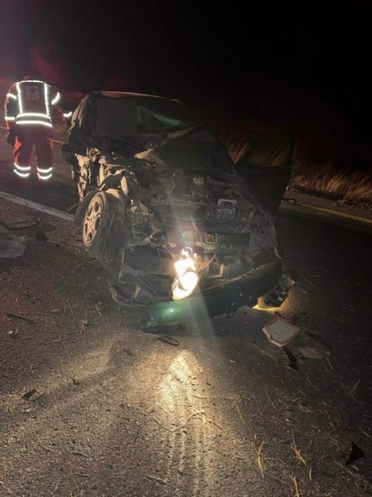 Fallece al chocar con camión estacionado sobre la carretera