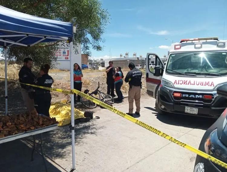 Varón queda sin vida a un costado de su bicicleta durante este domingo