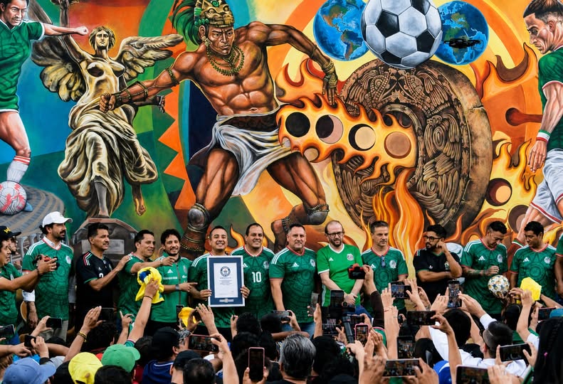 México logra Récord Guinness con mural futbolero monumental