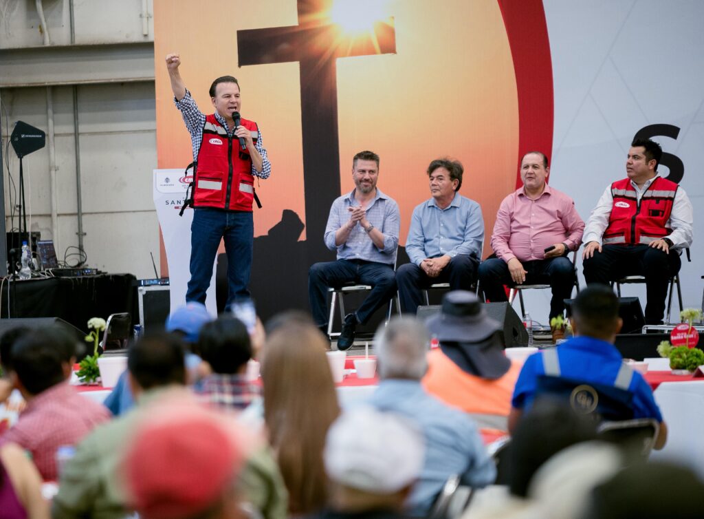 Esteban reconoce a trabajadores de la construcción con obra pública y Ruta de la Salud