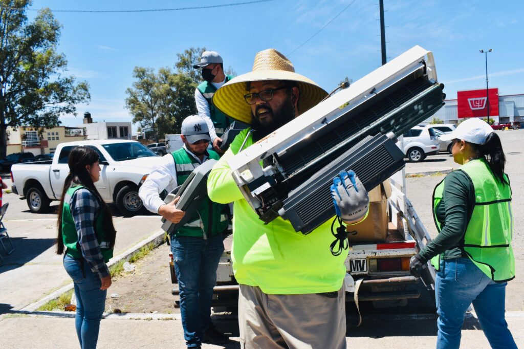 Reciclatón reúne 5 toneladas de basura electrónica y entrega 700 árboles en Durango