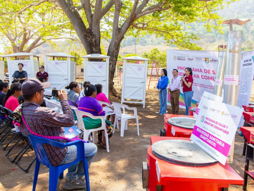Entrega de diversos apoyos en beneficio de familias en situación de vulnerabilidad.