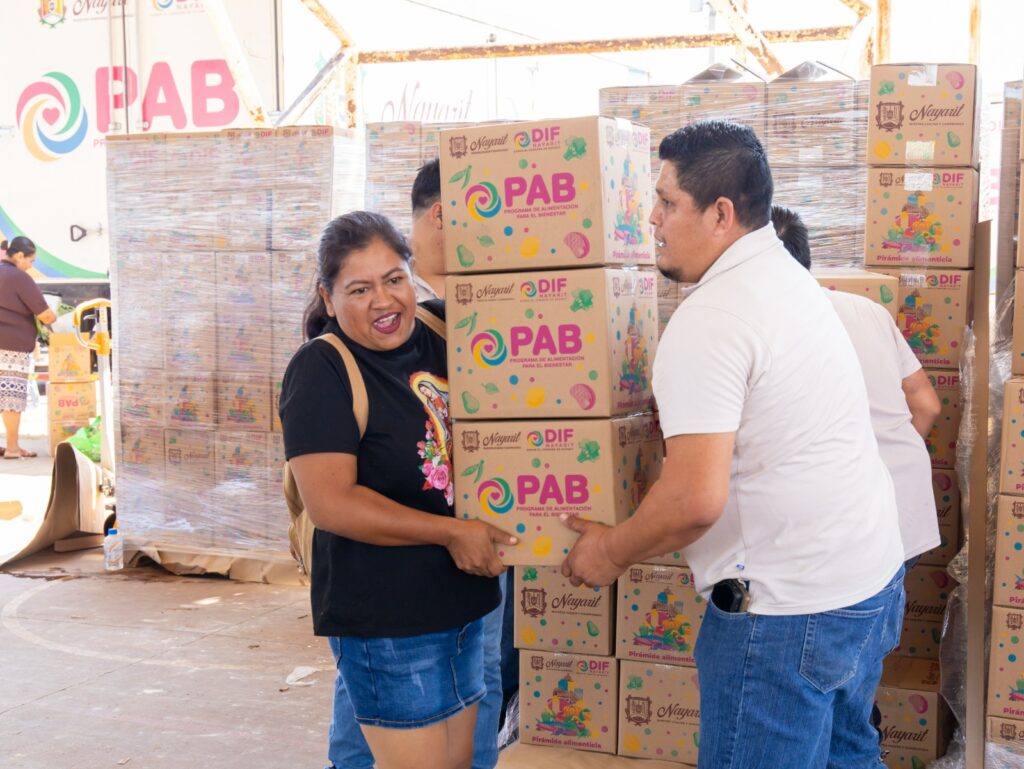 Programa de Alimentación para el Bienestar (PAB), en la colonia 3 de Julio, en Tepic.