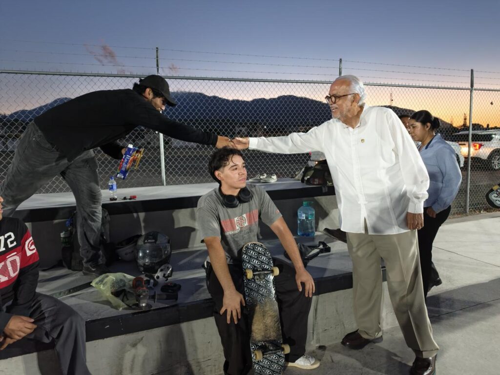 Miguel Ángel Navarro comparte y escucha a las juventudes nayaritas