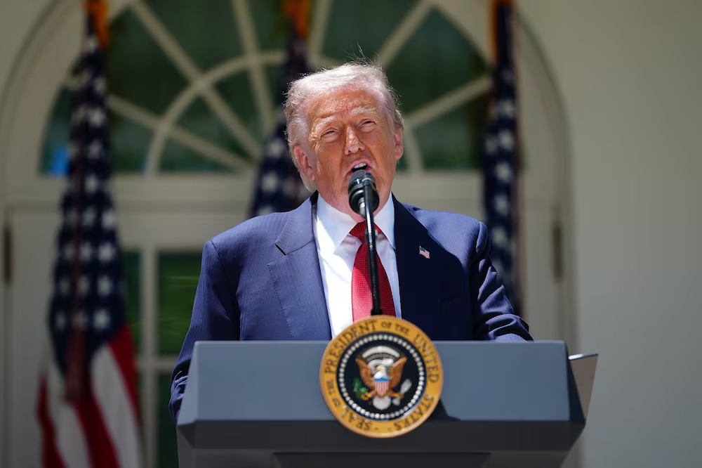 Trump espera esta noche respuesta de Irán sobre acuerdo de paz