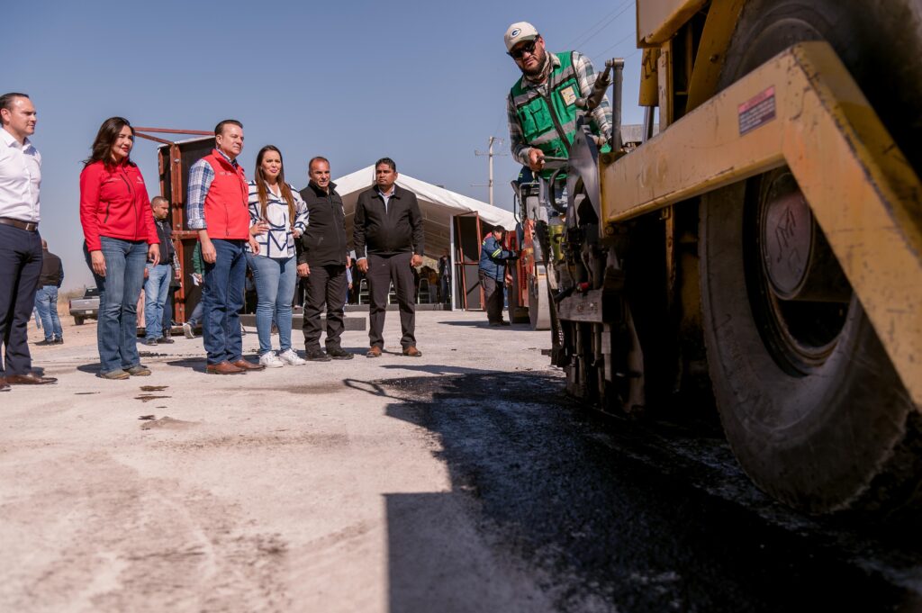 Durango mejora 1,400 km de caminos rurales y facilita traslados en comunidades