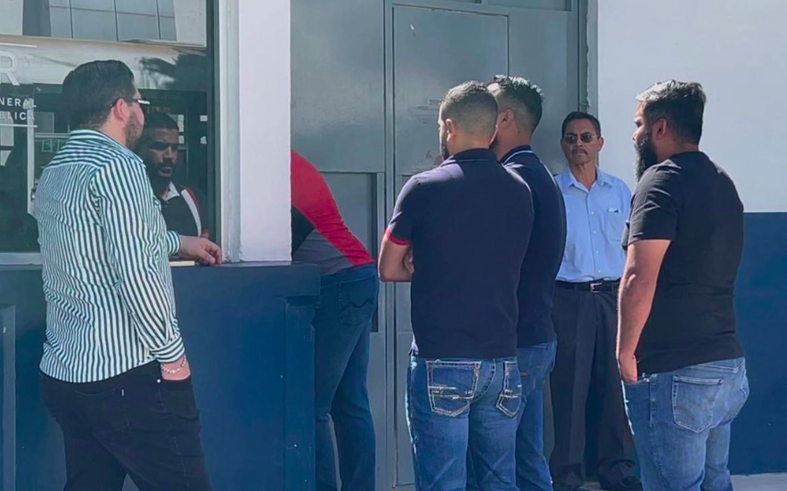 Funcionarios y agentes de Chihuahua comparecen ante la FGR