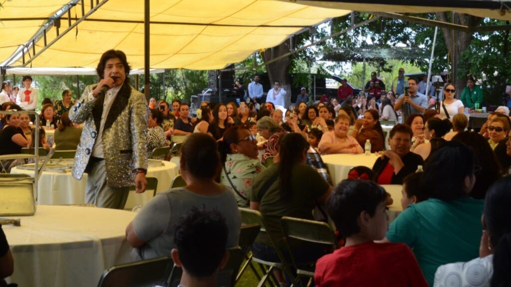 Grata Celebración en el Feliz Día de la Madre desde Poanas