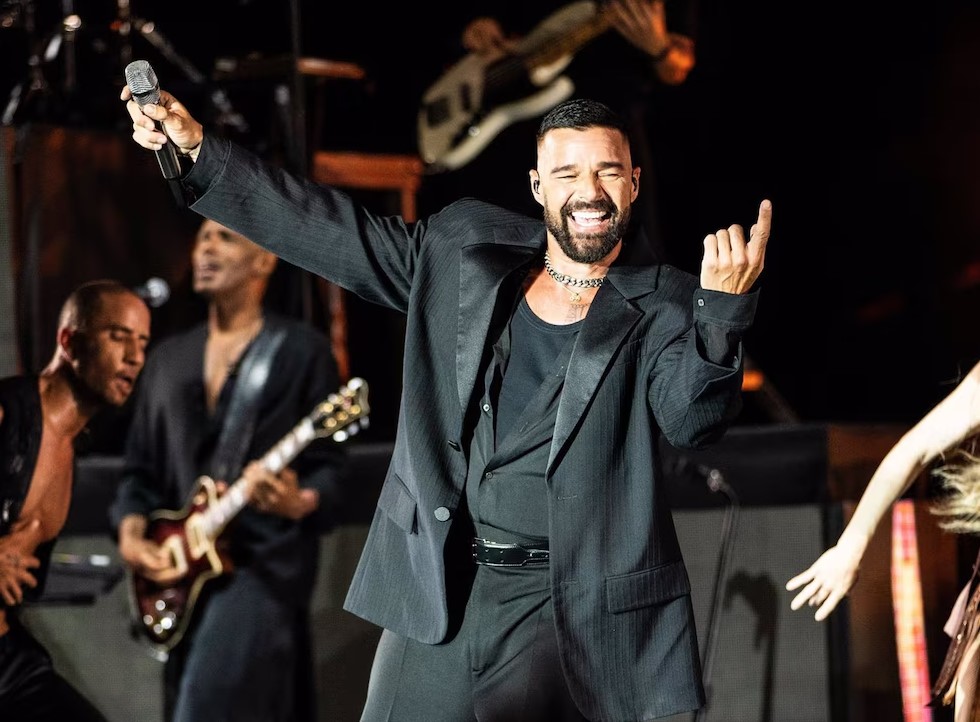 Ricky Martin sufre ataque con gas lacrimógeno durante concierto
