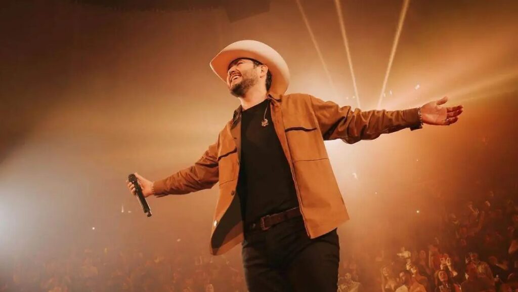 Edén Muñoz pospone concierto en Los Mochis tras incendio en Plaza Fiesta Las Palmas