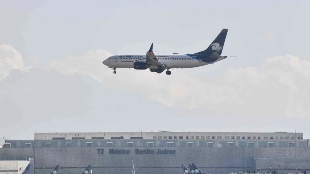 Aerolíneas mexicanas restringen vuelos a viajeros de países afectados por ébola