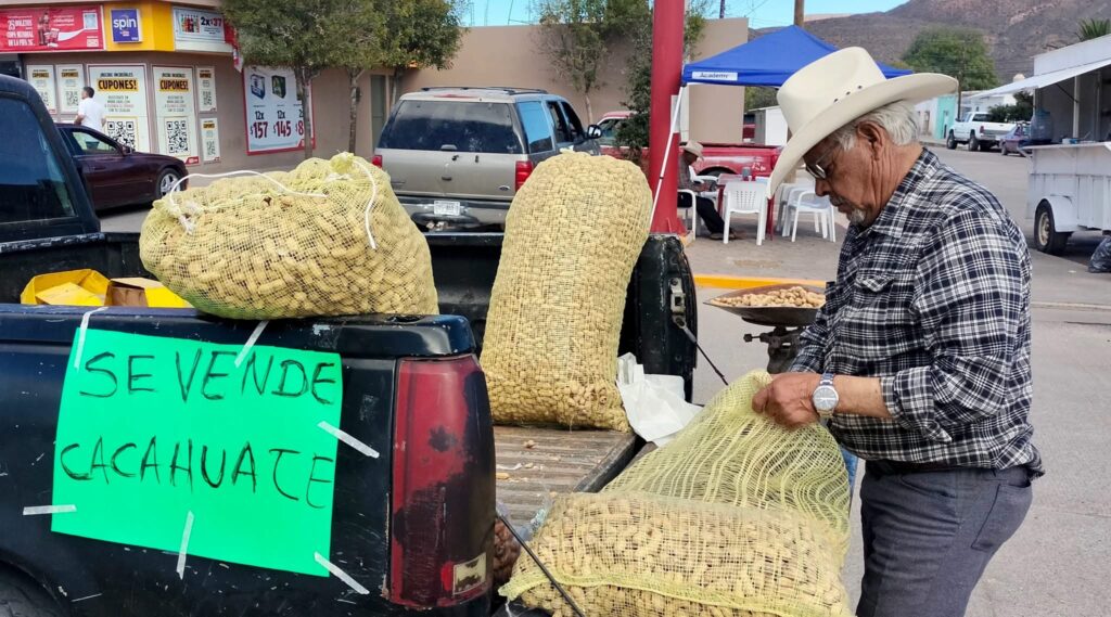 Van por registro del chile pasado, orégano y cacahuate de Durango
