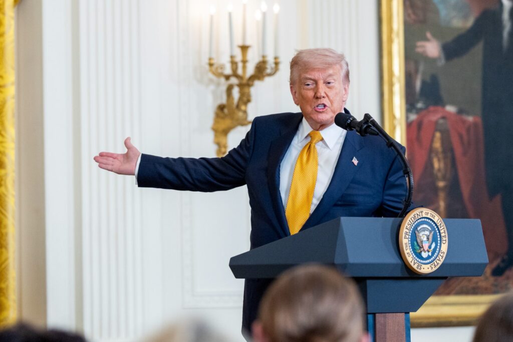 Trump señala que si México «no hace su trabajo contra las drogas, nosotros lo haremos”