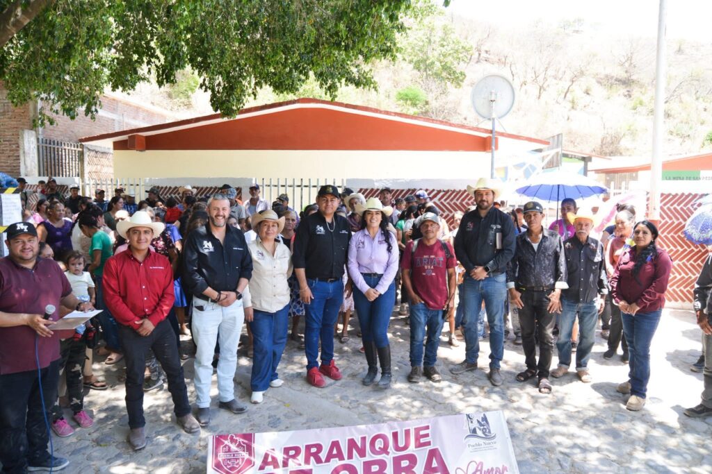 Alcaldesa lleva obras a comunidades