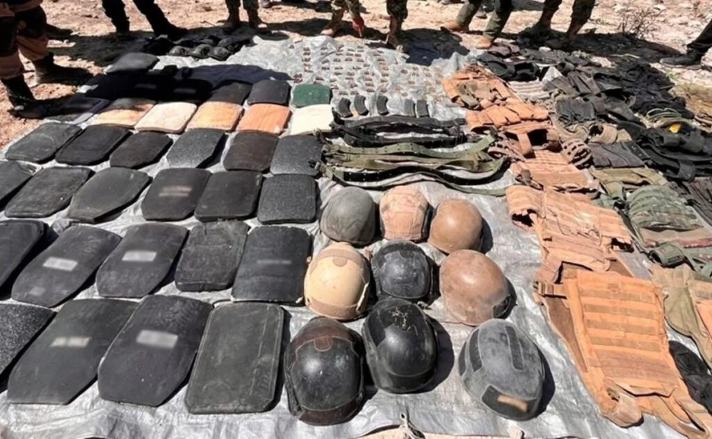 En operativo en Tamazula aseguran explosivos, drones, armas vehículos, chalecos y cartuchos