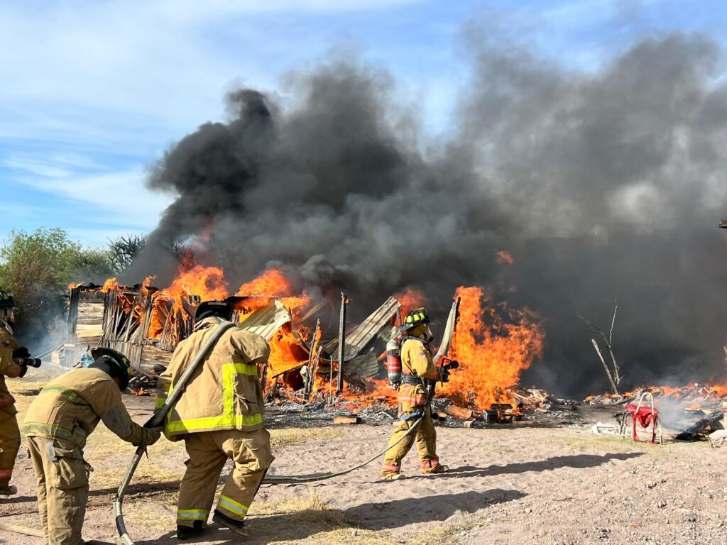 ¡Voraz incendio deja persona con quemaduras! Incendio de gran magnitud