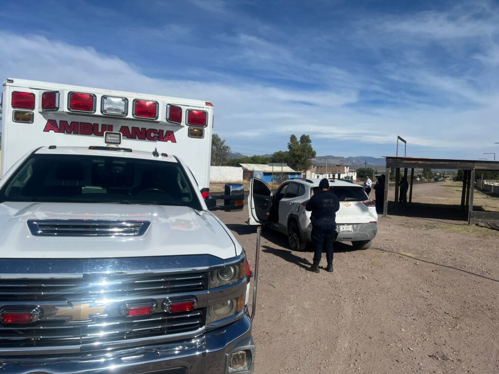 Vehículo blindado choca contra una camioneta