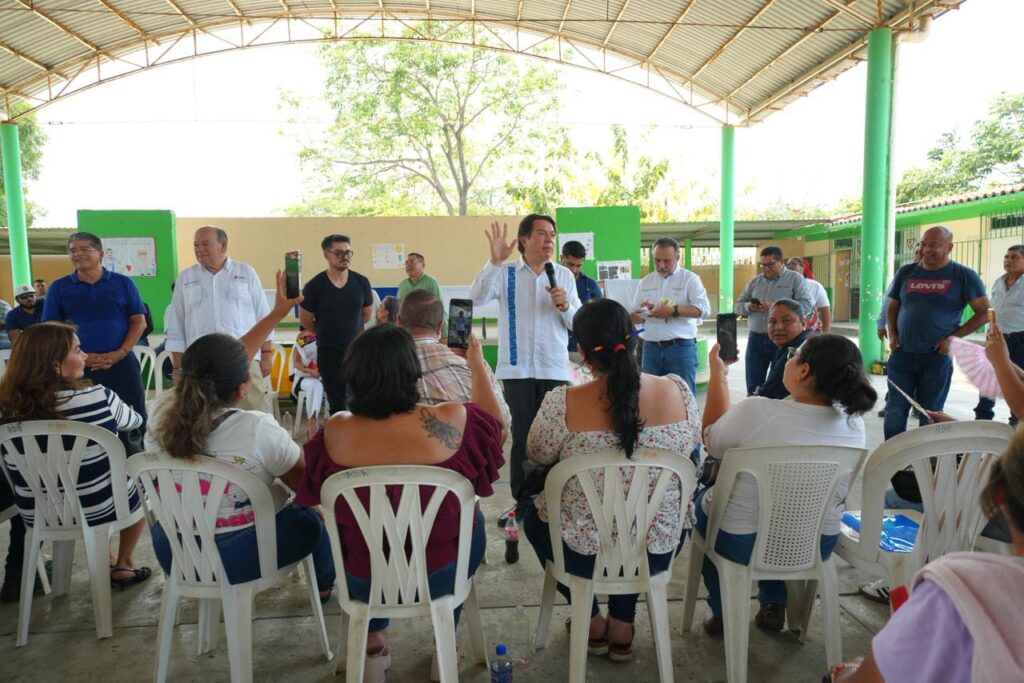 SEP acuerda reubicación de escuelas cercanas a refinería Dos Bocas