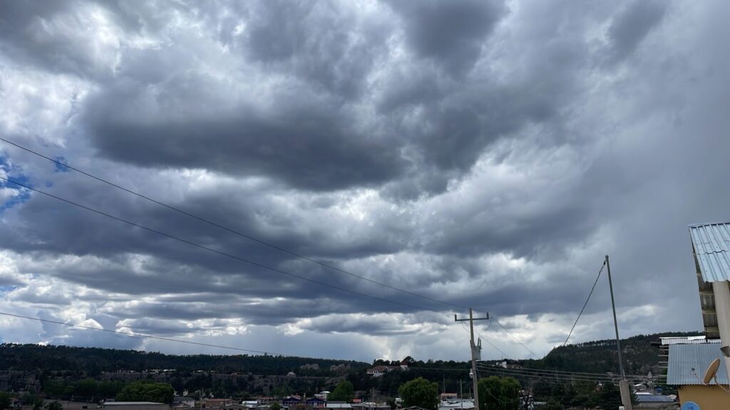 Advierte Protección Civil por ráfagas de viento, tolvaneras y potencial de lluvias con granizo en próximas horas