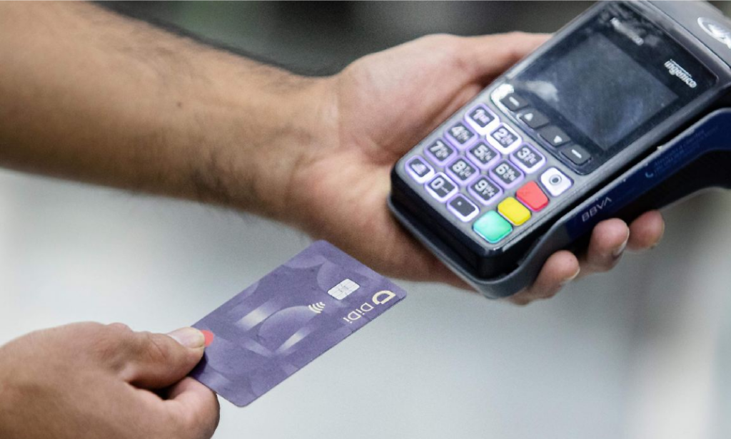 Banxico y bancos preparan esquema para ampliar límites de depósitos