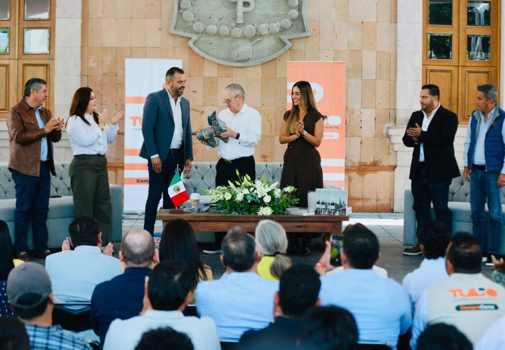 Enrique Ibarra rescata legado de Mariano Otero en presentación de libro en Tlajomulco