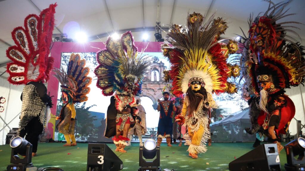 Los Tlahualiles de Sahuayo llenan de color y tradición el corazón de Zapopan durante la fiesta mundialista