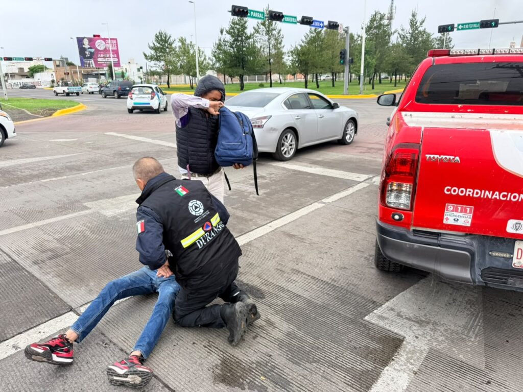 Derrape mañanero de un joven motociclista en la ciudad de Durango