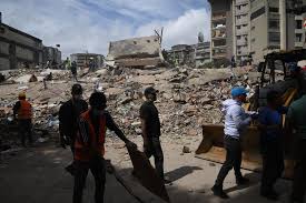 Sube a 1,430 el número de muertos por los terremotos en Venezuela