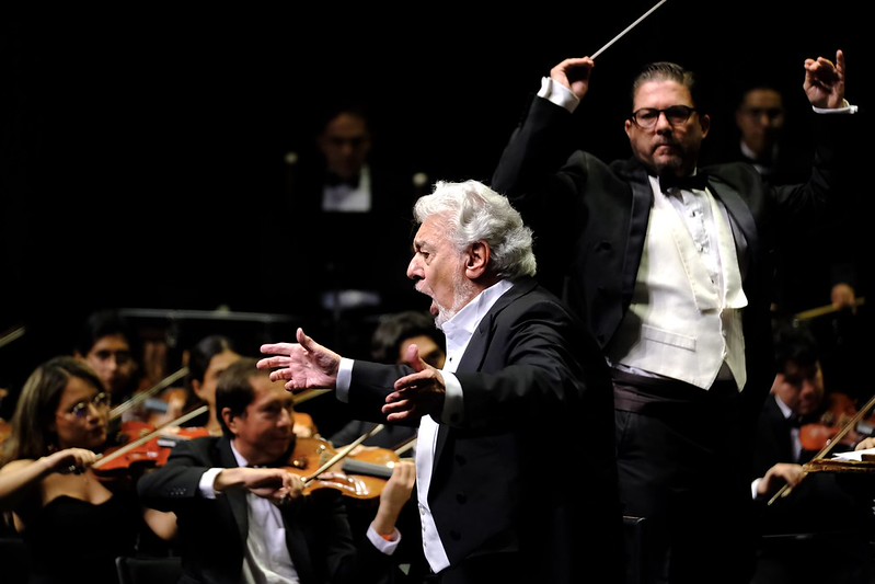 Plácido Domingo emociona a Guadalajara con una gala de zarzuela y mariachi