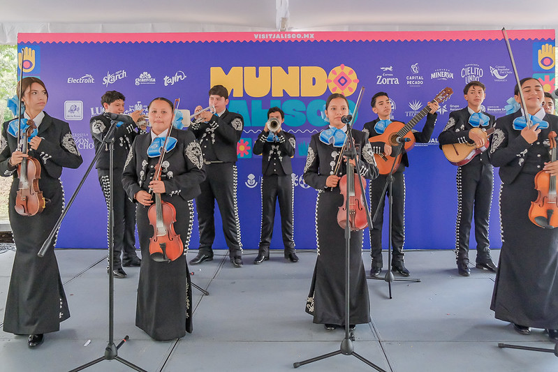 Invita Mundo Jalisco a vivir un fin de semana de música, artesanías y tradición en el Parque Agua Azul