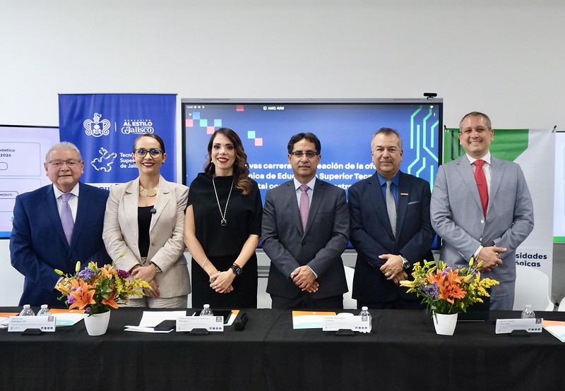 Impulsa Jalisco nueva oferta educativa para sectores estratégicos de alta tecnología