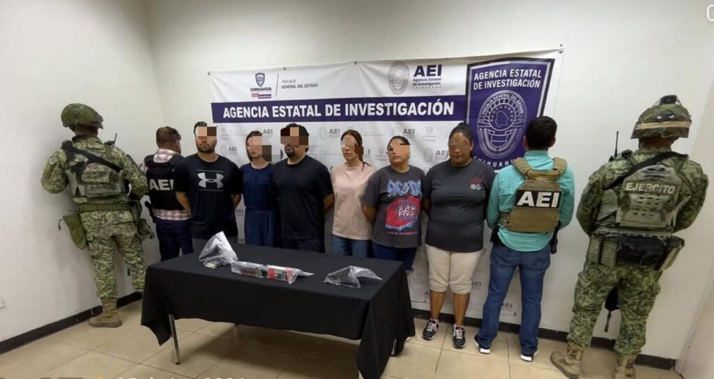 Cumplimenta AEI orden de cateo y detienen a seis personas en posesión de armas de fuego