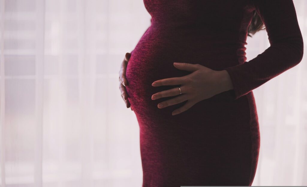 Trump endurece medidas contra el turismo de maternidad