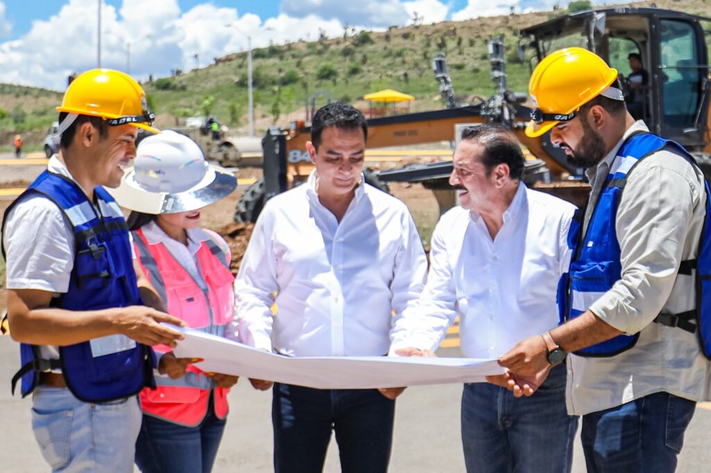 Toño Ochoa prepara el camino para que más familias tengan dónde construir su hogar