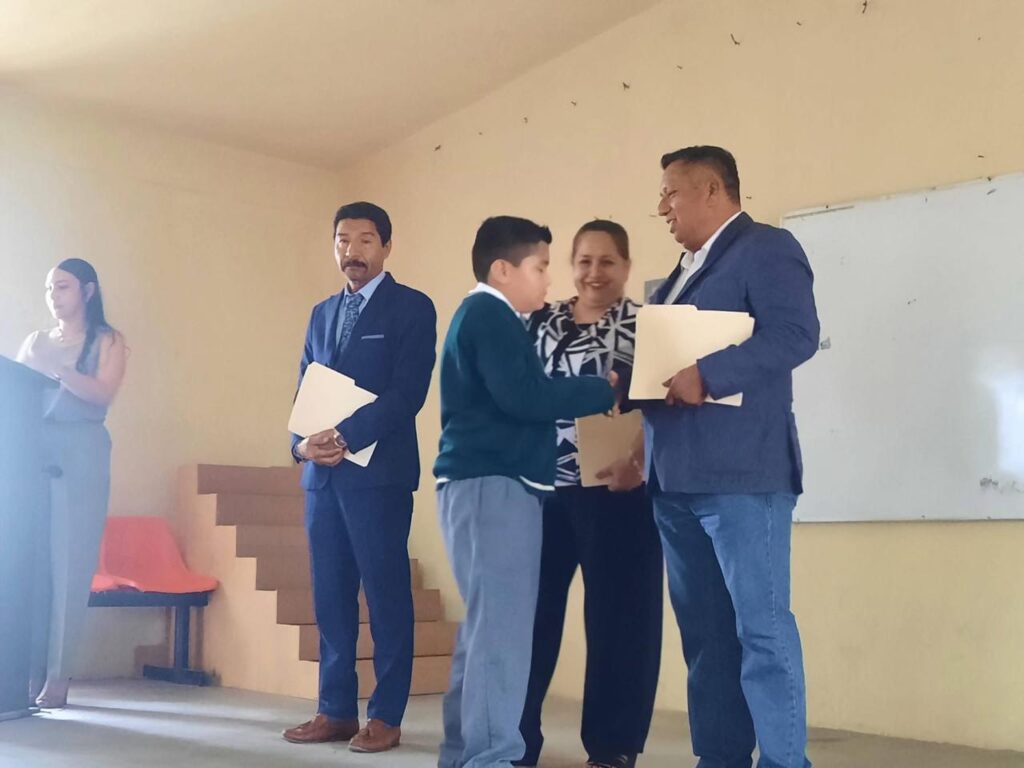 ¡Campeón de zona! Iker Kerim García Reyes conquista el primer lugar en Concurso de Oratoria
