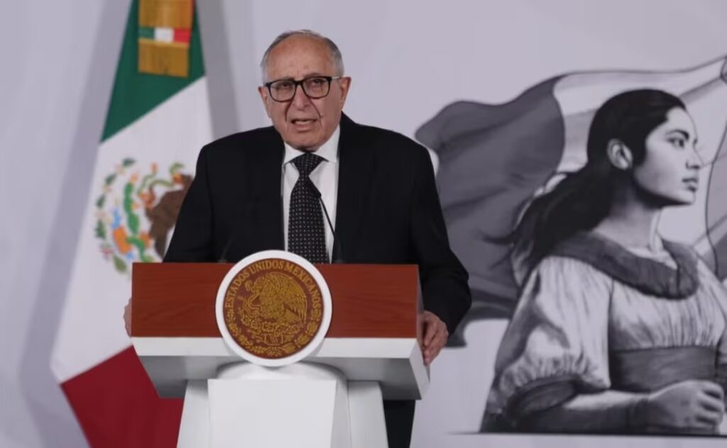 Gobierno impulsa vacunas contra el dengue mientras disminuyen contagios en el país