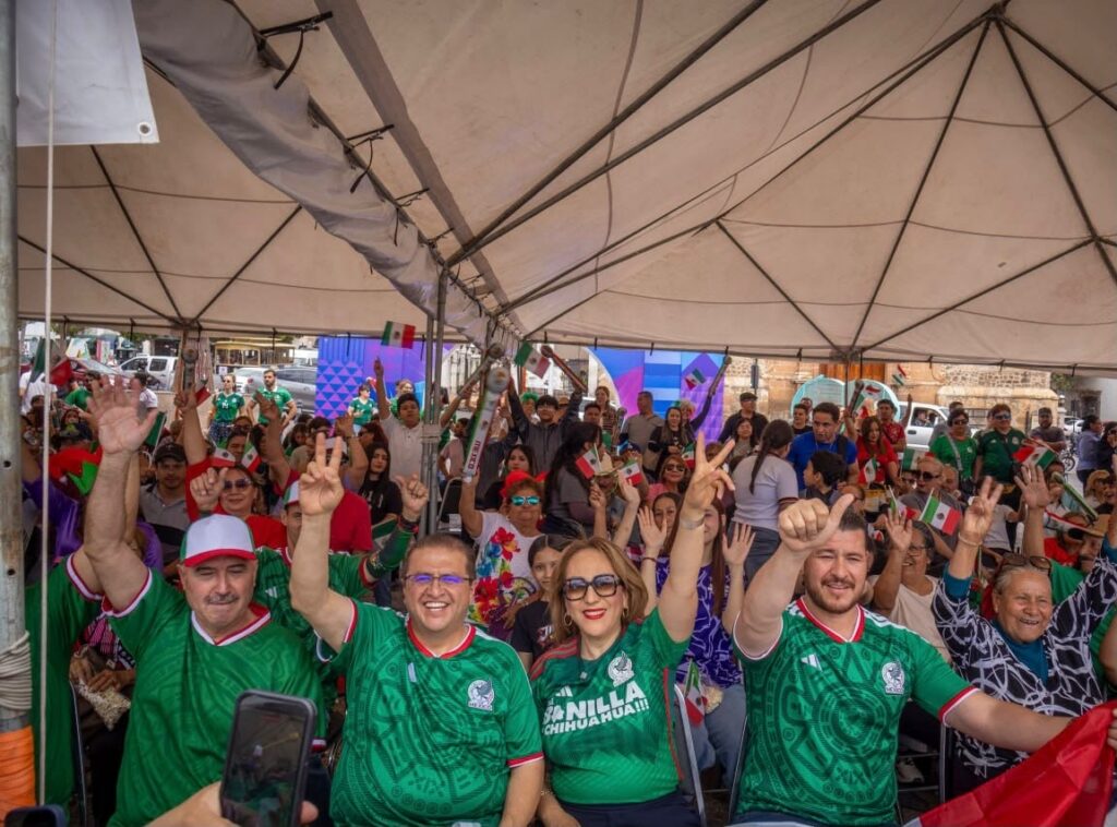 Inaugura alcalde Salvador Calderón la gran Fiesta Mundialista Parral 2026