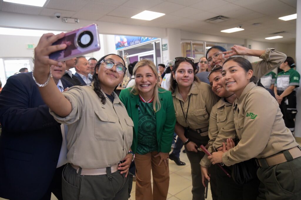Maru Campos le cumple a Juárez con Unidad Básica de Rehabilitación