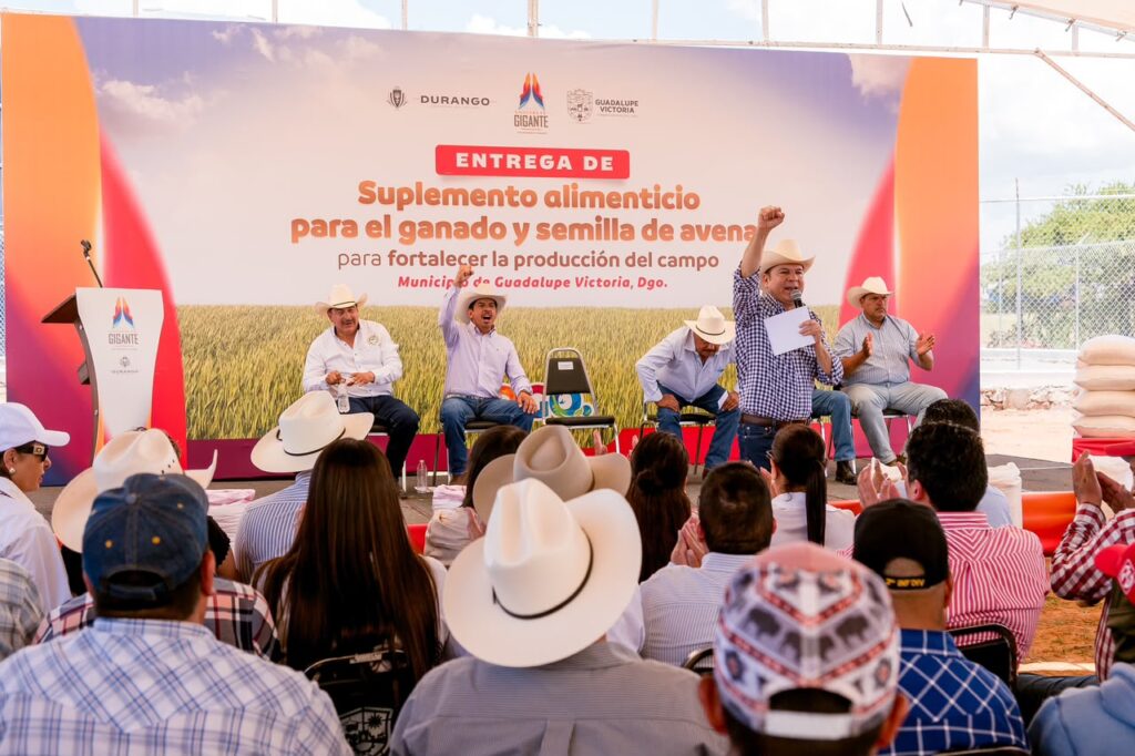 Impulsan producción agrícola y ganadera en Guadalupe Victoria con entrega de insumos