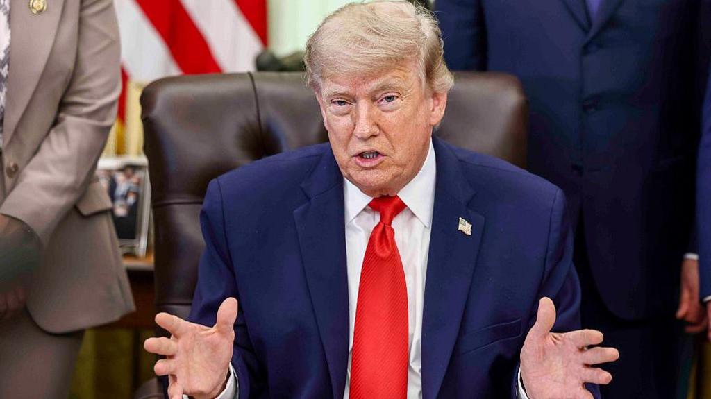 Trump advierte que podría restablecer pronto sanciones al petróleo ruso